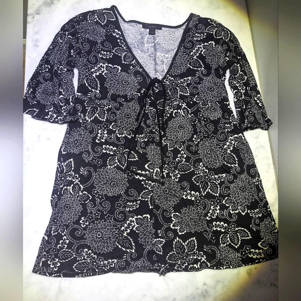 Vintage Floral Print Express Top / Express Babydoll Top / Black & White Tunic